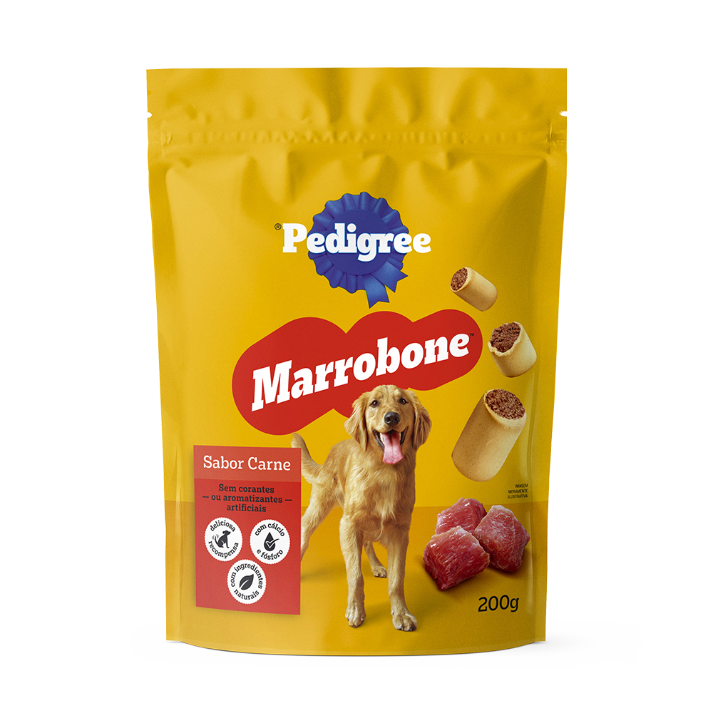 Embalagem do sachê do petisco PEDIGREE® Marrobone sabor carne, apresentando informações sobre o produto, uma imagem ilustrativa do petisco e uma foto de um cachorro da raça Golden Retriever com uma expressão feliz e amigável.